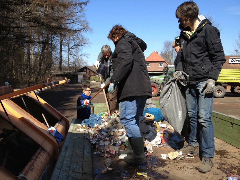 bd_Aga_Muellsammelaktion_2013_IMG_1787
